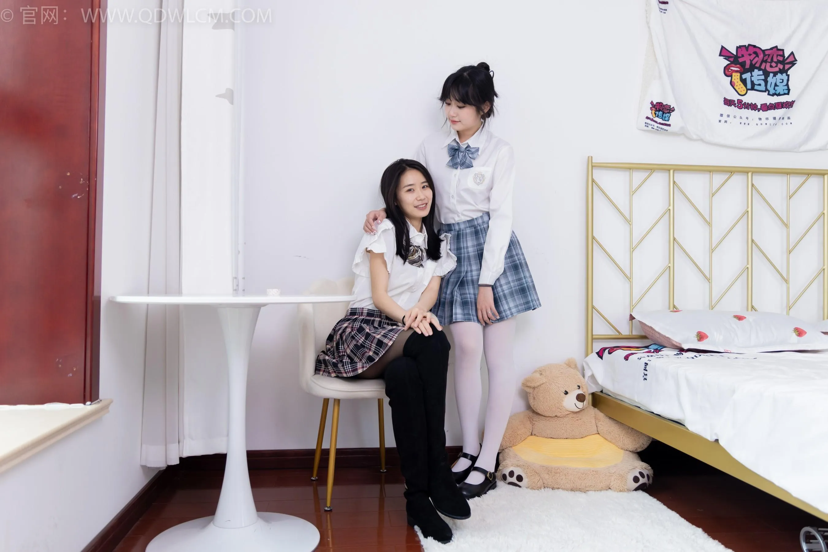 物恋传媒 NO.1582 菜菜小敏-学院姐妹花 [177P]插图3